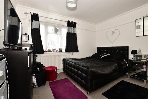 2 bedroom flat for sale - Margate Road, Ramsgate, Kent