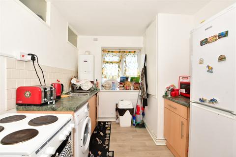 2 bedroom flat for sale - Margate Road, Ramsgate, Kent