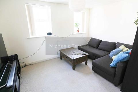2 bedroom flat for sale - Montvale Gardens, Leicester