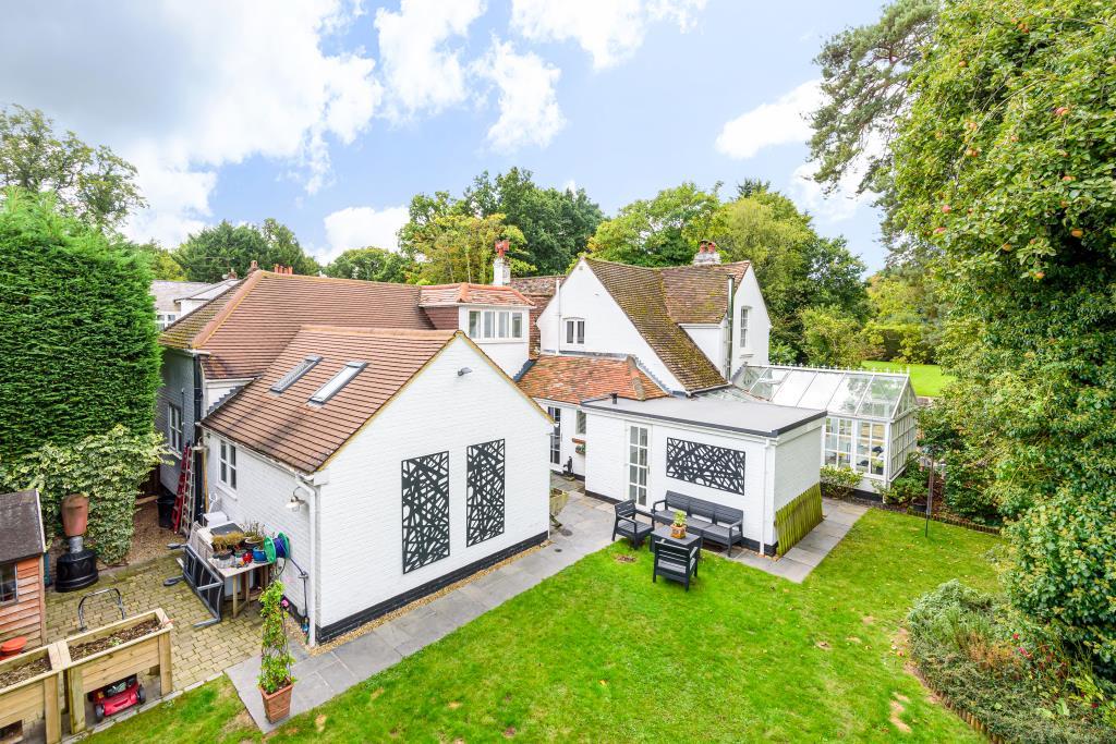 Windlesham, Surrey, GU20 5 bed detached house for sale £2,100,000
