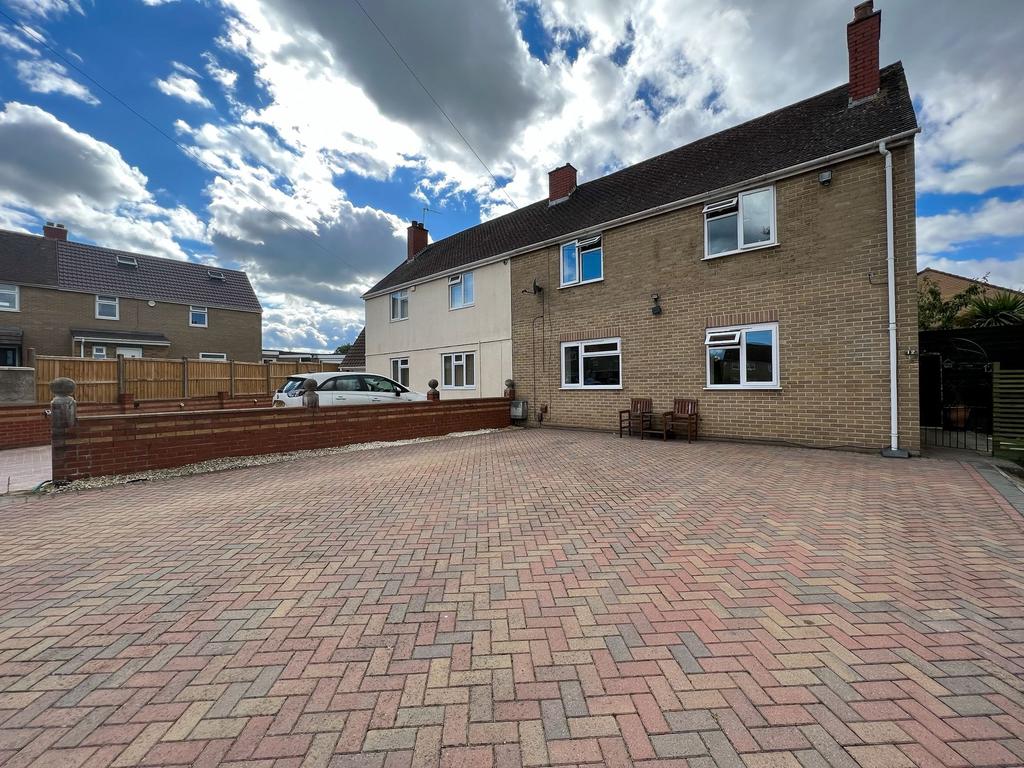Stavordale Grove, Bristol, BS14 3 bed semidetached house for sale £