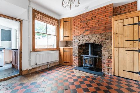 8 Phoenix Park Terrace, Basingstoke, RG21 5NQ