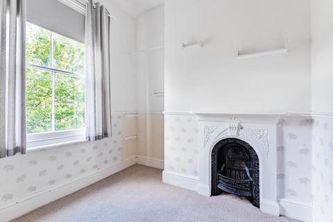 8 Phoenix Park Terrace, Basingstoke, RG21 5NQ
