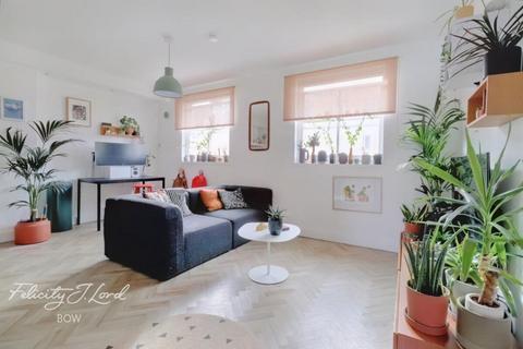 1 bedroom flat to rent, Roman Road, London