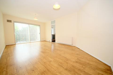 2 bedroom flat to rent, The Ridgeway, Enfield EN2