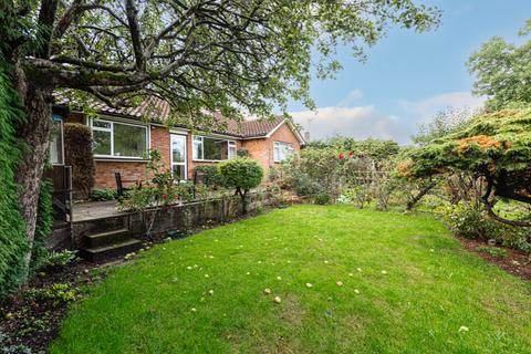 19 Devitt Close, Ashtead, KT21 1JS