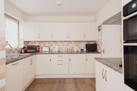 19 Devitt Close, Ashtead, KT21 1JS