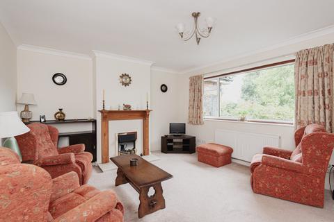 19 Devitt Close, Ashtead, KT21 1JS