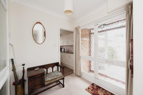 19 Devitt Close, Ashtead, KT21 1JS
