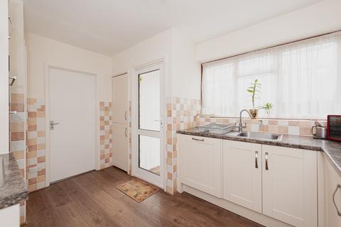 19 Devitt Close, Ashtead, KT21 1JS