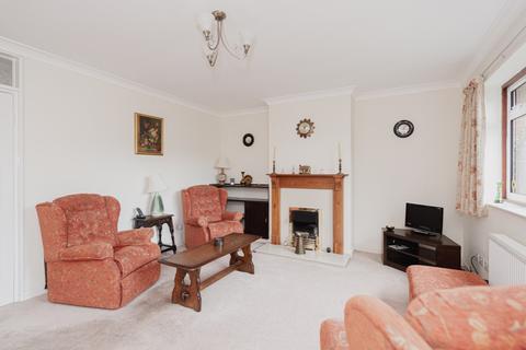 19 Devitt Close, Ashtead, KT21 1JS