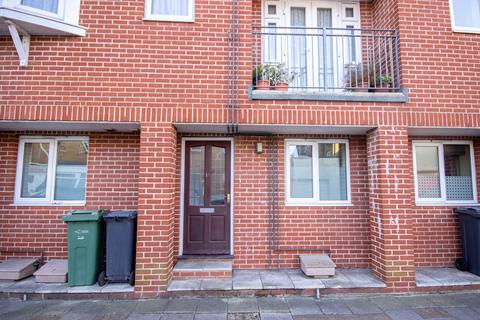 1 bedroom maisonette for sale, York Avenue, East Cowes, Isle of Wight