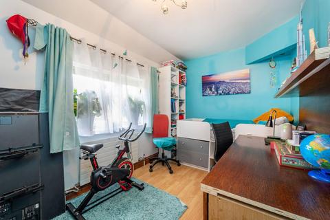 53 Hornbeam Crescent, Brentford, TW8 8NE