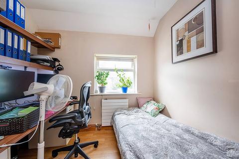 53 Hornbeam Crescent, Brentford, TW8 8NE