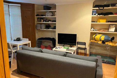 35a Mill Hill Road, London, W3 8JE