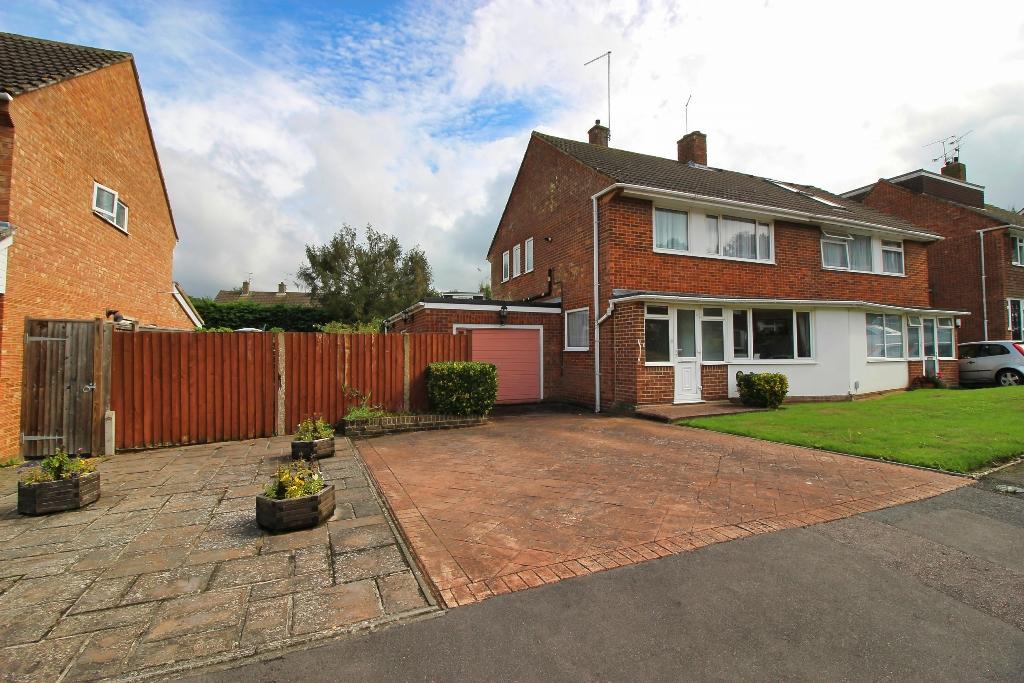Crowhurst Road, Borough Green TN15 3 bed semidetached house £470,000