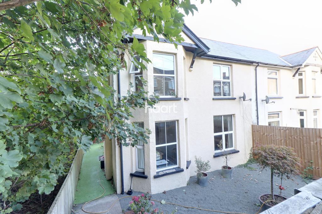 Penygraig Terrace, Pontypool 3 bed semidetached house £180,000