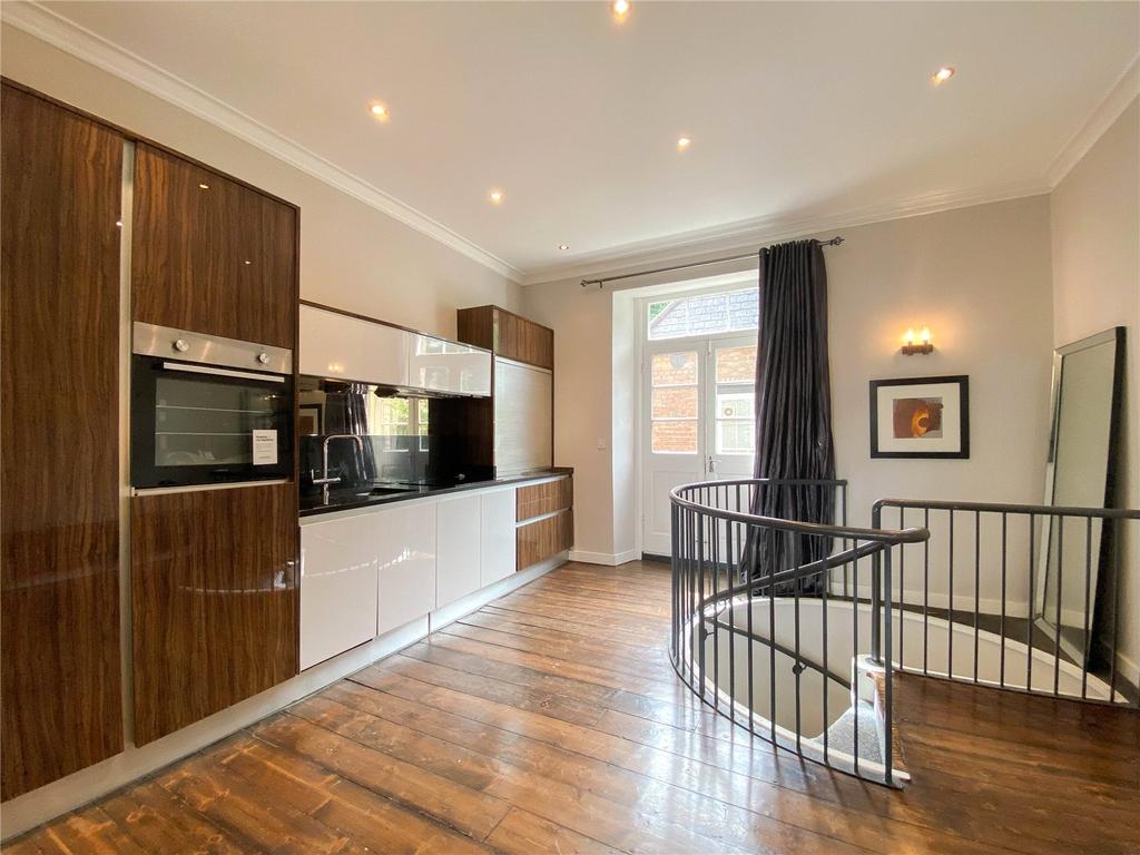 St Thomas Crescent, Newcastle Upon... 2 bed duplex £1,500 pcm (£346 pw)