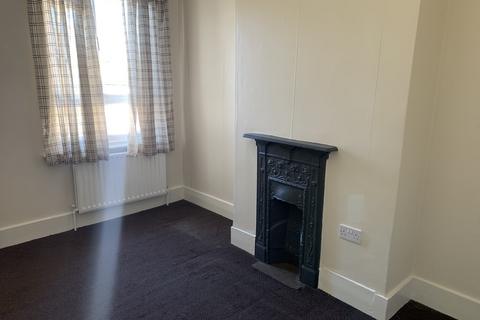 1 bedroom flat to rent, Richmond Road,  Gillingham, ME7