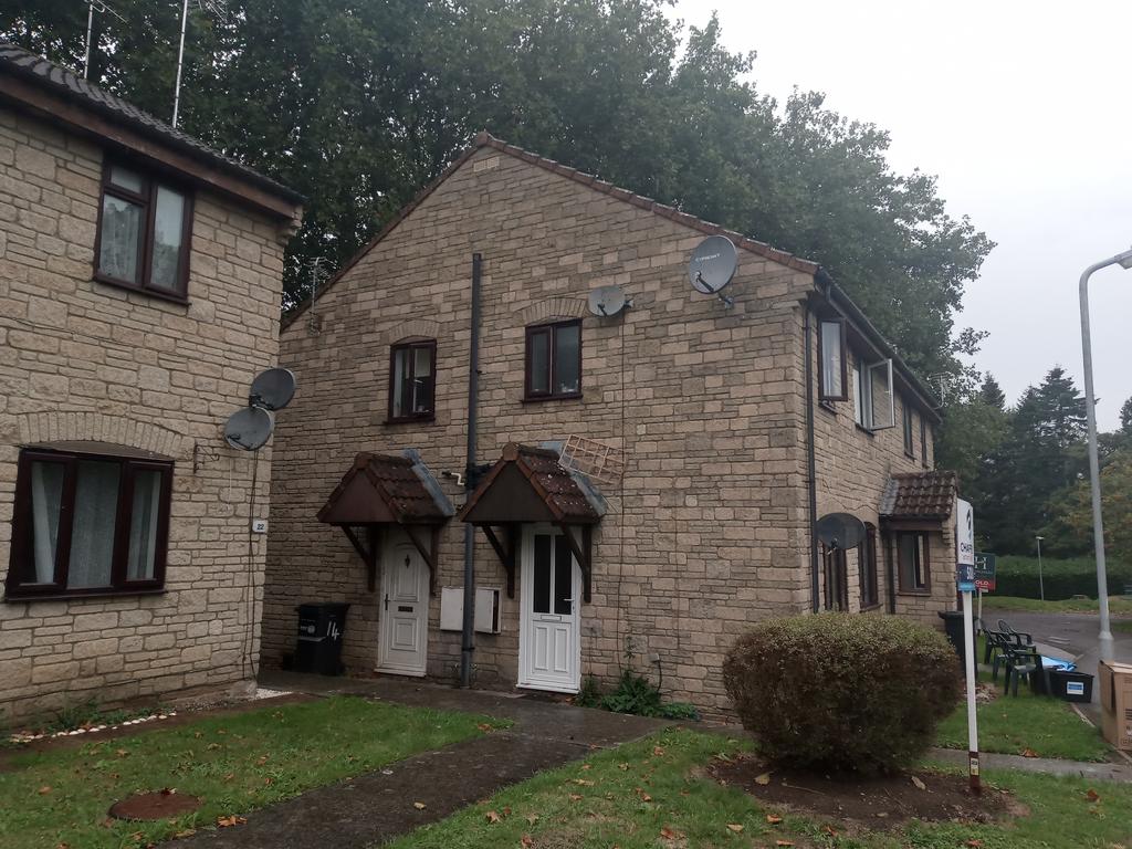 Cavalier Way, Wincanton BA9 1 bed flat to rent £495 pcm (£114 pw)