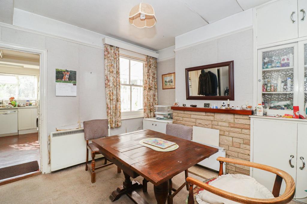 The Green, Sarratt, Herts, WD3 3 bed house £850,000