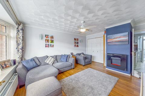 46 Wells Road, Rochester, ME2 2QW
