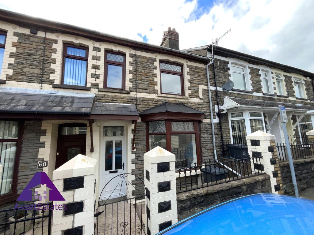 Gladstone Street, Abertillery, NP13 1NE 3 bed terraced house £600 pcm (£138 pw)