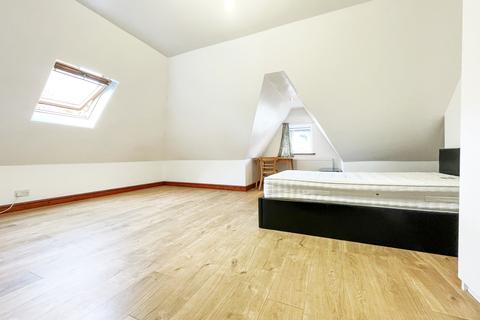 Studio to rent, Vaughan Road Harrow, Middlesex, HA1 4DP