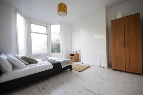2 bedroom flat for sale, Brunswick Road, Leyton