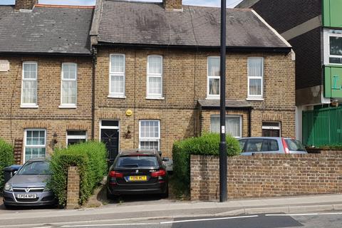 2 bedroom terraced house to rent - Chase Road, Southgate