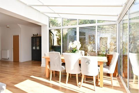 3 Nuthatch Drive, Newhall, Harlow, CM17 9GE