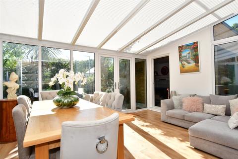 3 Nuthatch Drive, Newhall, Harlow, CM17 9GE