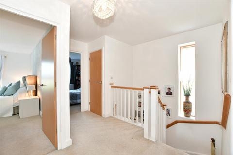 3 Nuthatch Drive, Newhall, Harlow, CM17 9GE