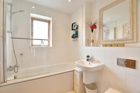 3 Nuthatch Drive, Newhall, Harlow, CM17 9GE