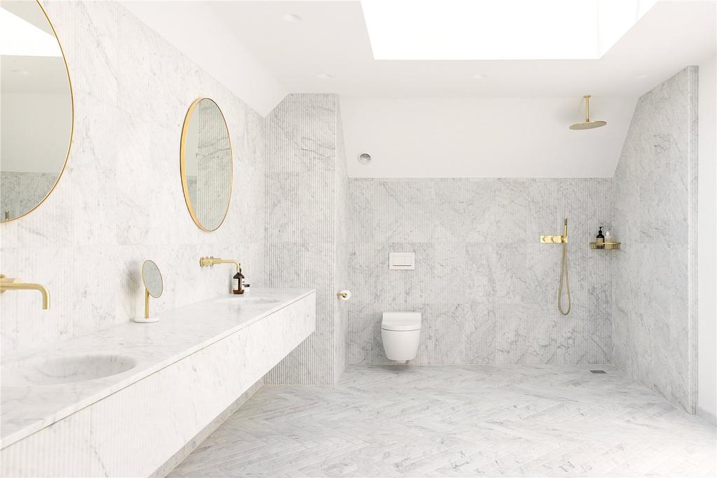 Principal Bathroom