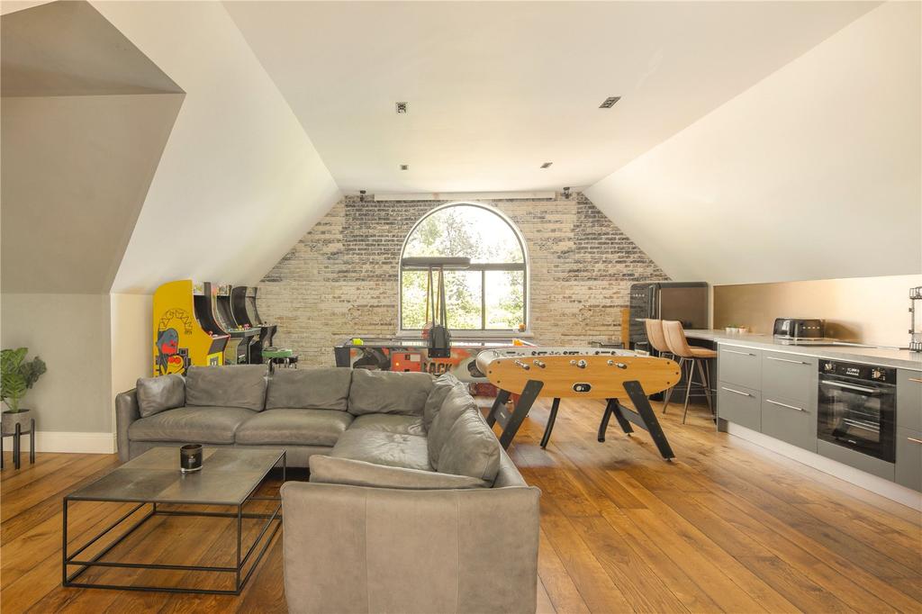 Studio Flat