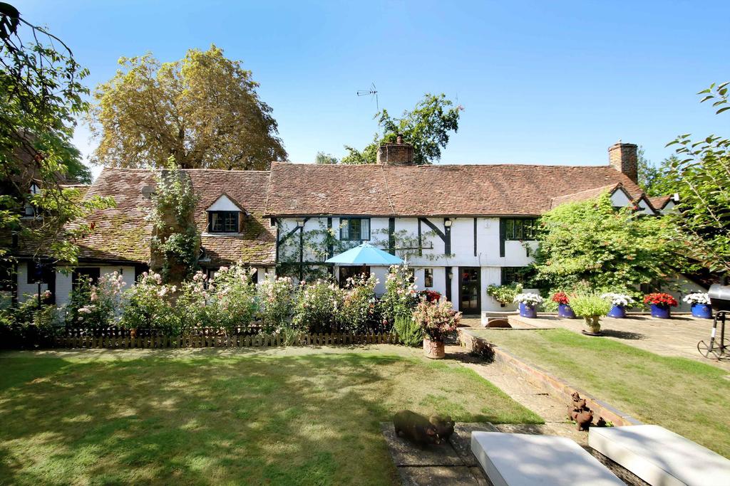 Village Road, Denham... 4 bed detached house £3,000,000