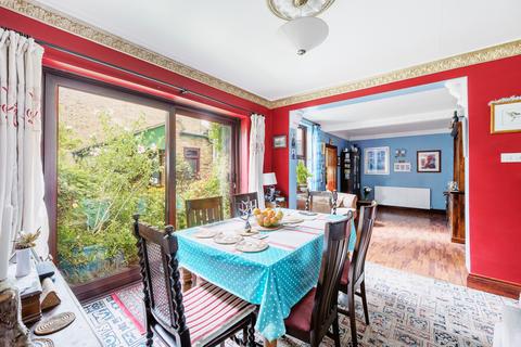 5 Bostonthorpe Road, London, W7 2HA