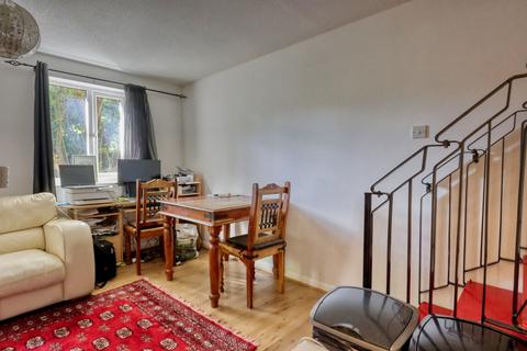 14 Bracken Bank, Lychpit, Basingstoke, RG24 8TQ