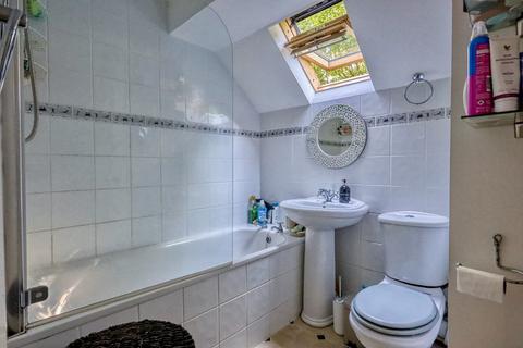 14 Bracken Bank, Lychpit, Basingstoke, RG24 8TQ