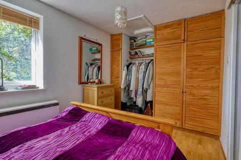 14 Bracken Bank, Lychpit, Basingstoke, RG24 8TQ