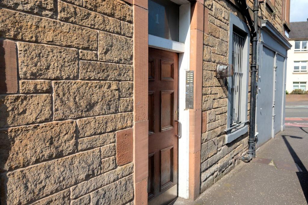 Appin Terrace, Slateford, Edinburgh, EH14 3 bed flat £2,115 pcm (£488 pw)