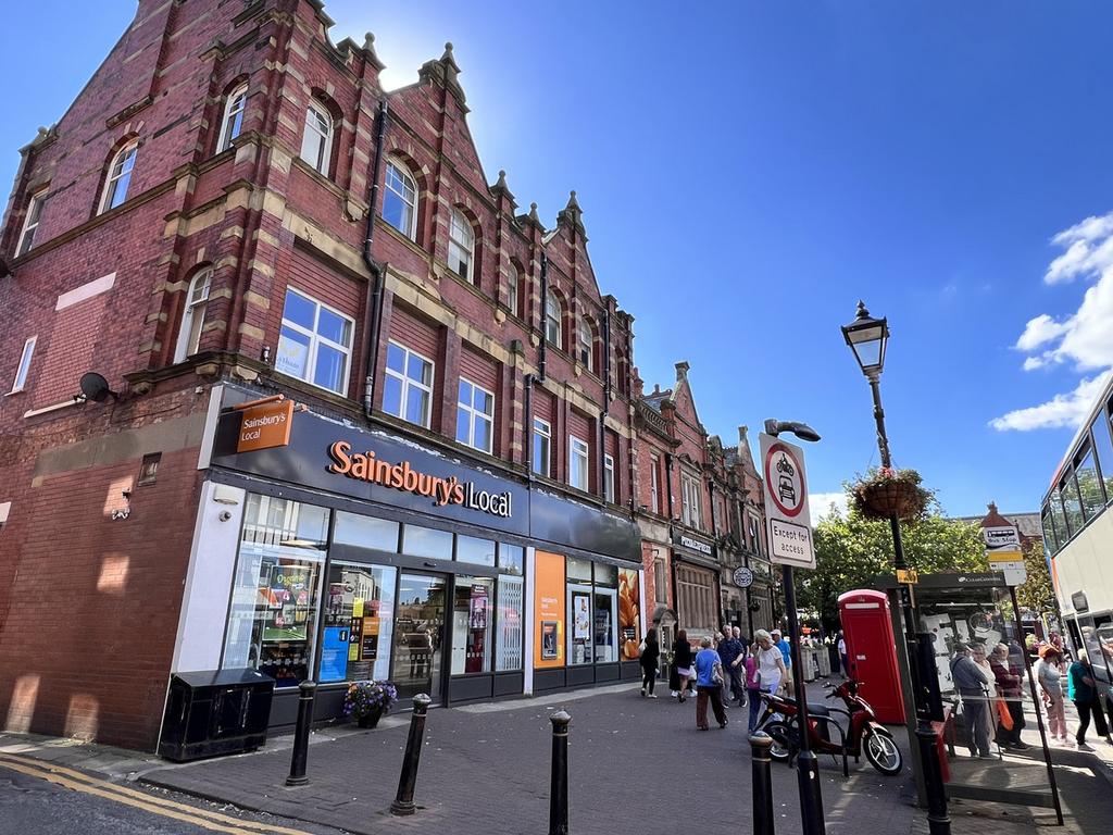 Clifton Street, Lytham St. Annes, FY8 2 bed apartment for sale £165,000