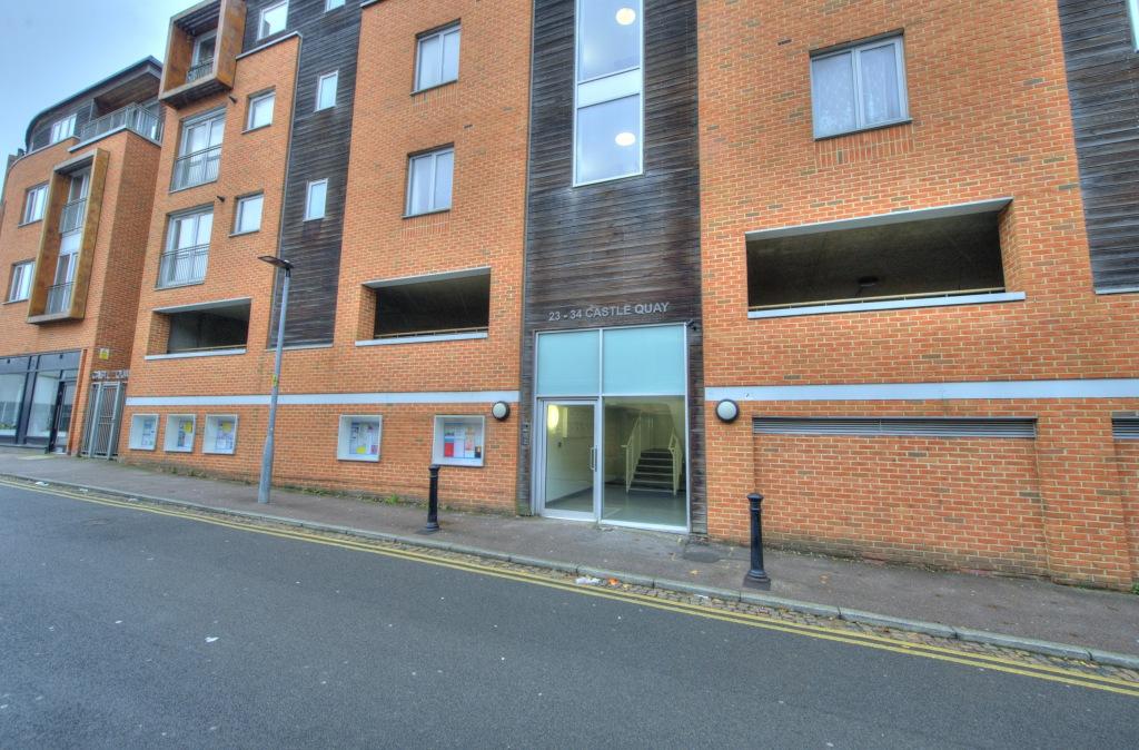 Castle Quay, Bedford, Bedfordshire, MK40 1 bed flat £43,500