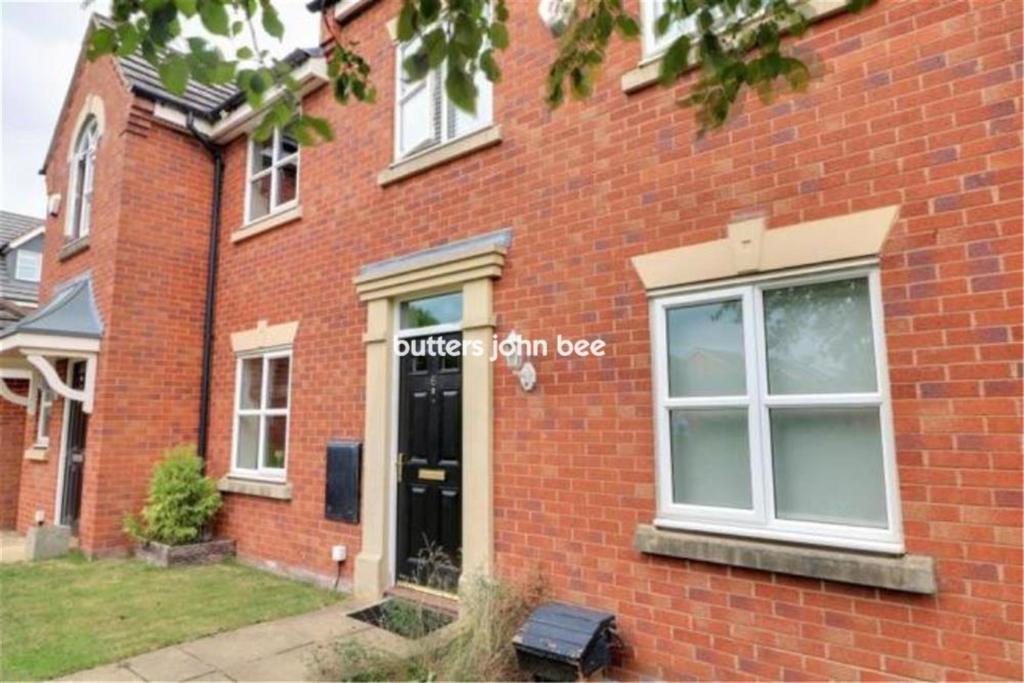 Merlin Court, Crewe 3 bed detached house £850 pcm (£196 pw)