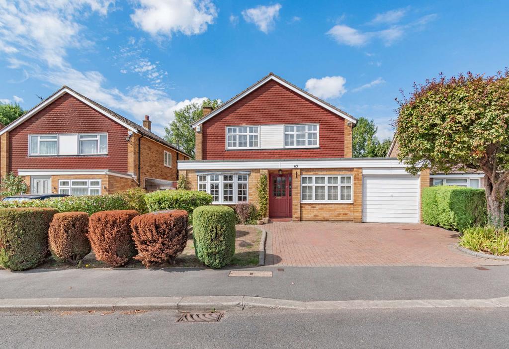 Birchmead Avenue, Pinner, HA5 4 bed detached house £950,000