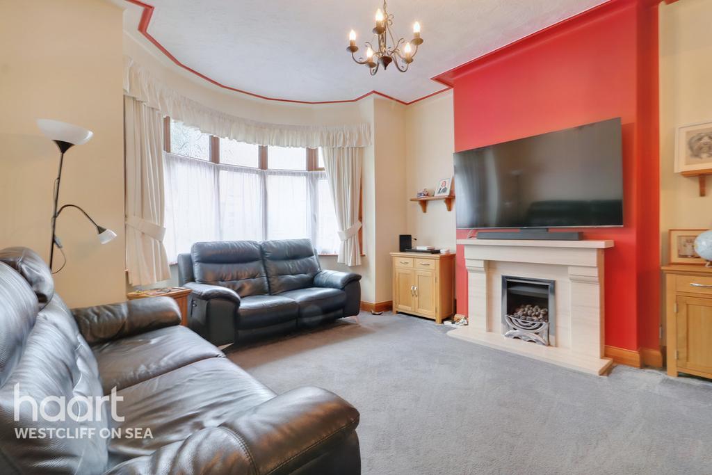 Westbury Road, SOUTHENDONSEA 3 bed semidetached house £400,000