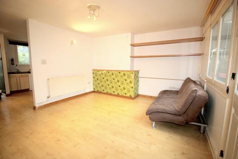 3 bedroom maisonette to rent, Manchester Road, LONDON, E14