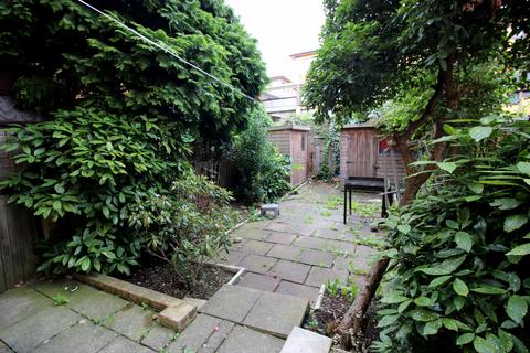 3 bedroom maisonette to rent, Manchester Road, LONDON, E14