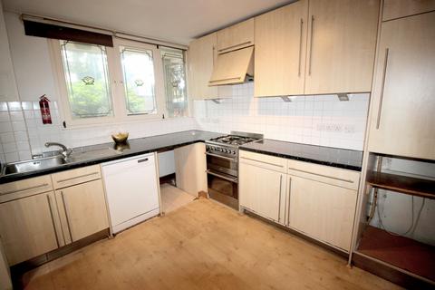 3 bedroom maisonette to rent, Manchester Road, LONDON, E14